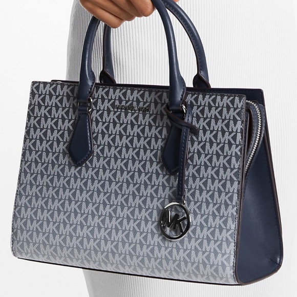 Michael Kors Sheila Medium Ombré Signature Logo Satchel
Navy 
NWT - Picture 4 of 16